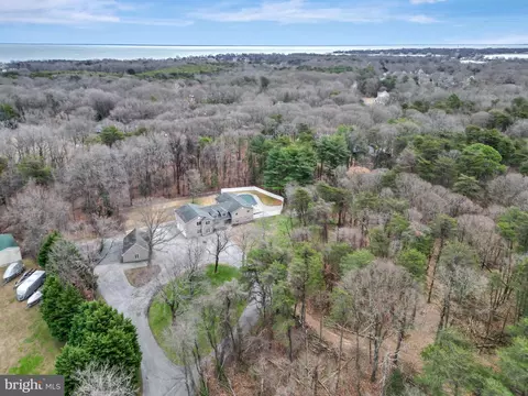 View/Area - 7715 Paradise Beach Rd, Pasadena, MD 21122 photo 4 of 6
