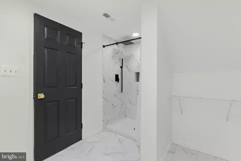 Entry Way - 1439 Dicus Mill Rd, Severn, MD 21144 photo 5 of 6