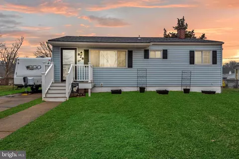 828 Barbara Ct N, Glen Burnie, MD 21060