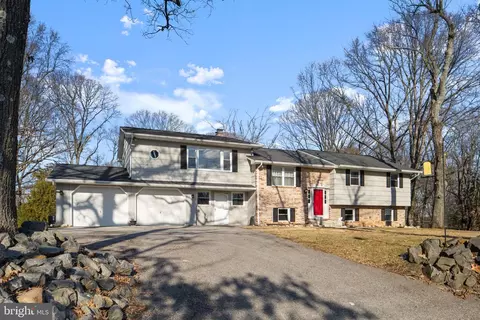 Exterior - 876 Shore Acres Rd, Arnold, MD 21012 photo 2 of 5
