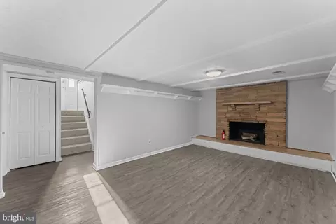 Living - 876 Shore Acres Rd, Arnold, MD 21012 photo 1 of 2