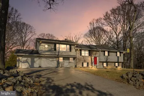 Exterior - 876 Shore Acres Rd, Arnold, MD 21012 photo 1 of 5