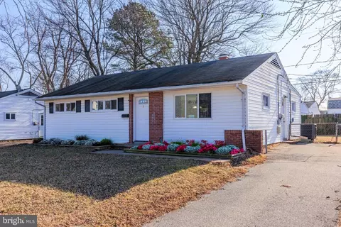 34 Elm Dr, Glen Burnie, MD 21060