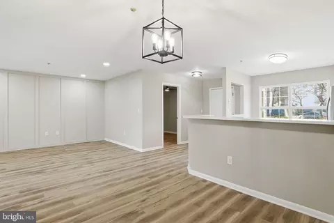 Living - 10 Sandstone Ct # -B, Annapolis, MD 21403 photo 3 of 5