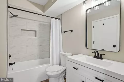 Bath - 10 Sandstone Ct # -B, Annapolis, MD 21403 photo 1 of 1