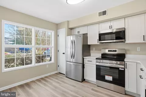Kitchen - 10 Sandstone Ct # -B, Annapolis, MD 21403 photo 1 of 2