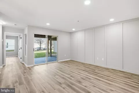 Living - 10 Sandstone Ct # -B, Annapolis, MD 21403 photo 5 of 5