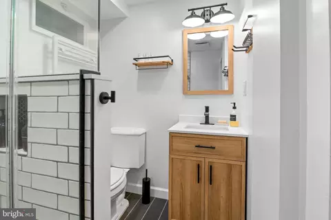 Bath - 2709 Parkview Dr, Riva, MD 21140 photo 7 of 7
