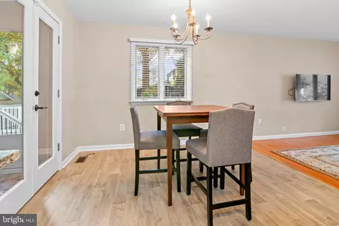 Dining - 2709 Parkview Dr, Riva, MD 21140 photo 2 of 2