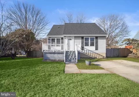 8004 Helonias Ct, Pasadena, MD 21122