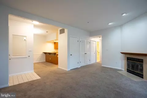 2707 Summerview Way #101, Annapolis, MD 21401