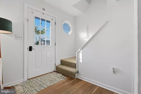 Entry Way - 1707 Millstone Dr, Edgewater, MD 21037 photo 2 of 4
