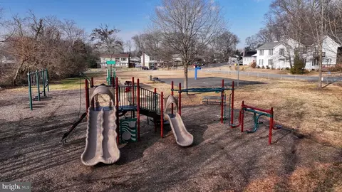 View/Area - 1707 Millstone Dr, Edgewater, MD 21037 photo 2 of 4