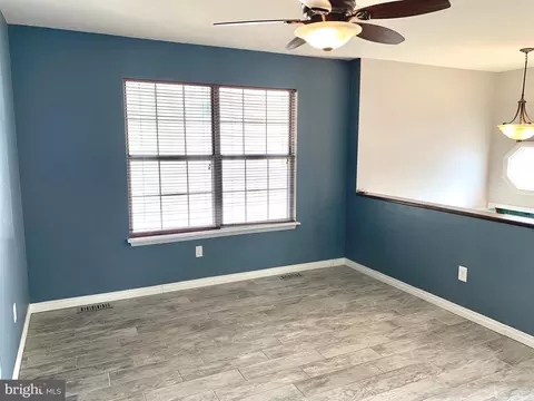 Living - 808 207th St, Pasadena, MD 21122 photo 2 of 7