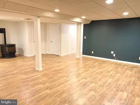 Living - 808 207th St, Pasadena, MD 21122 photo 7 of 7
