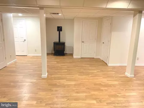 Living - 808 207th St, Pasadena, MD 21122 photo 6 of 7