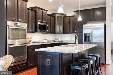 7951 Silver Oak Rd, Hanover, MD 21076 photo 6