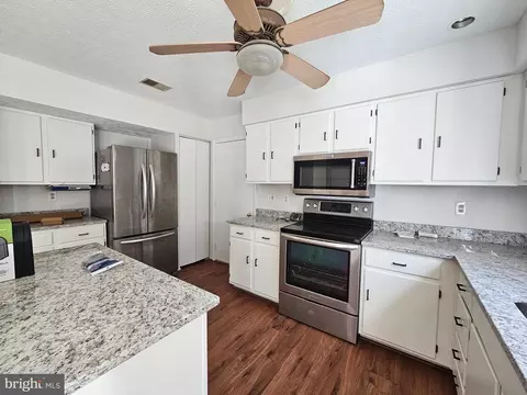 276 Southdale Ct, Dunkirk, MD 20754 photo 8