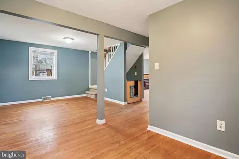 Living - 1207 Hampton Rd, Annapolis, MD 21409 photo 4 of 6
