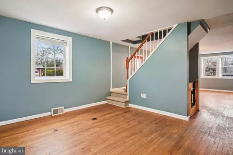 Living - 1207 Hampton Rd, Annapolis, MD 21409 photo 3 of 6