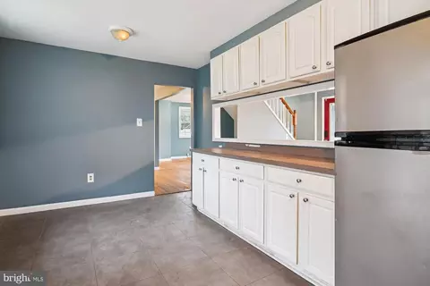 Entry Way - 1207 Hampton Rd, Annapolis, MD 21409 photo 1 of 8