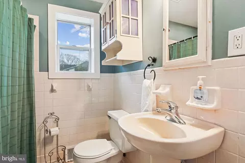 Bath - 1207 Hampton Rd, Annapolis, MD 21409 photo 2 of 2