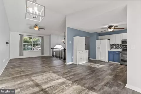 1821 Division Rd, Pasadena, MD 21122 photo 8