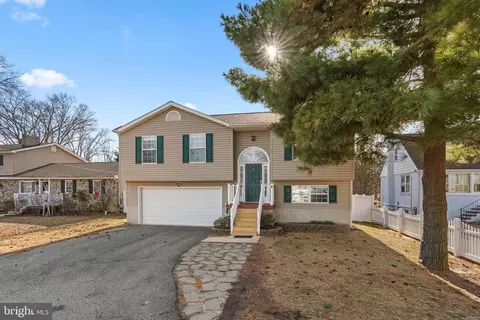 1821 Division Rd, Pasadena, MD 21122 photo 3