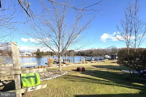 Exterior - 5931 Flood Ave, Deale, MD 20751 photo 1 of 14