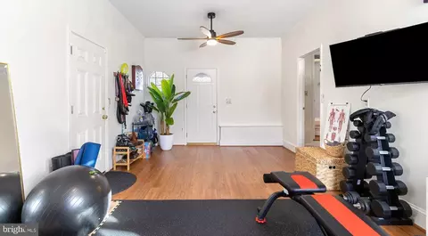 Entry Way - 5931 Flood Ave, Deale, MD 20751 photo 3 of 7