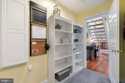 Entry Way - 5931 Flood Ave, Deale, MD 20751 photo 5 of 7