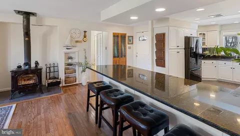 Entry Way - 5931 Flood Ave, Deale, MD 20751 photo 1 of 7