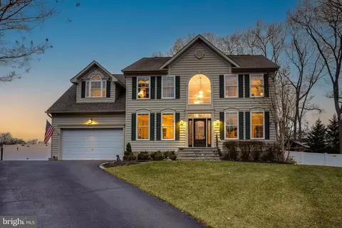 718 Penny Ct, Pasadena, MD 21122