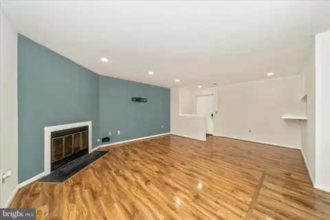 208 Water Fountain Ct #103, Glen Burnie, MD 21060