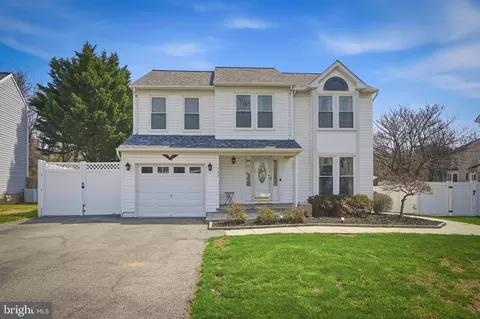 759 Sunnyfield Ln, Baltimore, MD 21225