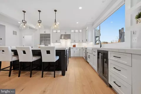 Kitchen - 3590 S River Ter, Edgewater, MD 21037 photo 5 of 6