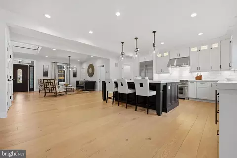 Entry Way - 3590 S River Ter, Edgewater, MD 21037 photo 4 of 14