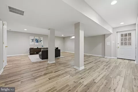 Entry Way - 3590 S River Ter, Edgewater, MD 21037 photo 13 of 14