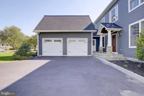 Exterior - 3590 S River Ter, Edgewater, MD 21037 photo 7 of 9