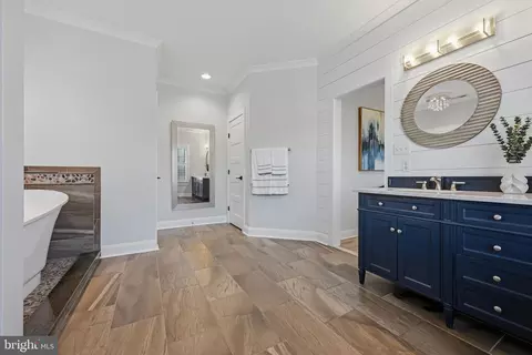 Bath - 3590 S River Ter, Edgewater, MD 21037 photo 1 of 7