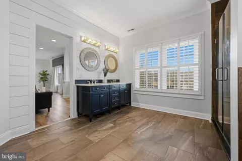Entry Way - 3590 S River Ter, Edgewater, MD 21037 photo 11 of 14