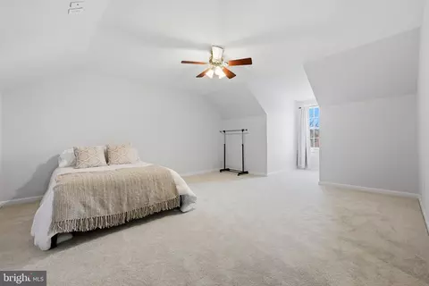 Bedroom - 3590 S River Ter, Edgewater, MD 21037 photo 8 of 10