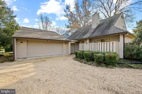 1403 Corey Ln, Annapolis, MD 21401