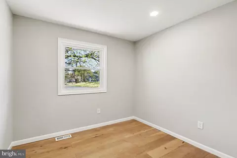 Bedroom - 3010 Marlin Dr, Riva, MD 21140 photo 1 of 2
