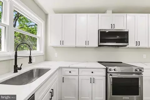 Kitchen - 3010 Marlin Dr, Riva, MD 21140 photo 2 of 2