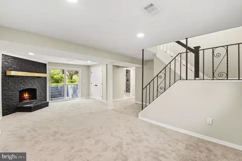 Living - 3010 Marlin Dr, Riva, MD 21140 photo 2 of 3
