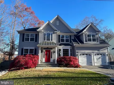 3325 Glebe Dr, Edgewater, MD 21037