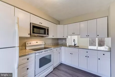 7946 Sutherland Ct, Pasadena, MD 21122 photo 10