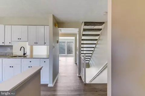 7946 Sutherland Ct, Pasadena, MD 21122 photo 13