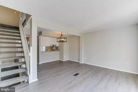 7946 Sutherland Ct, Pasadena, MD 21122 photo 16